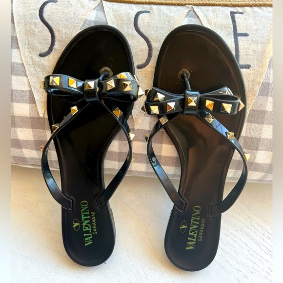 Valentino Garavani Shoes - Valentino Garvani Rockstud jelly sandals